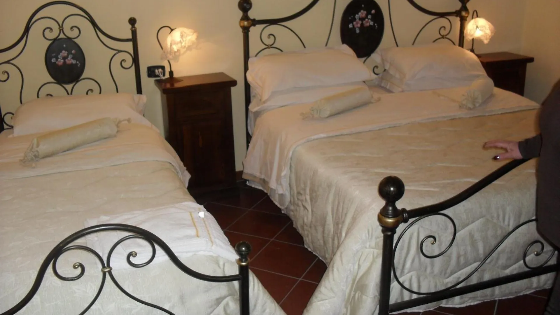 בית הארחה Hotel Pignatelli Napoli