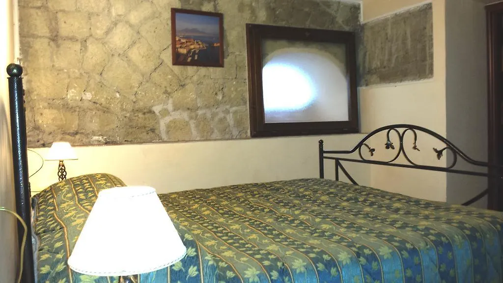 Hotel Pignatelli Napoli 3*, Nápoles