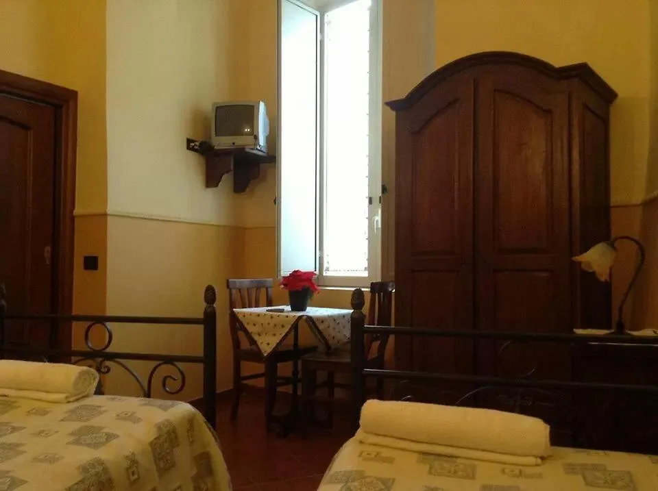 Hotel Pignatelli Napoli 3*, נאפולי איטליה