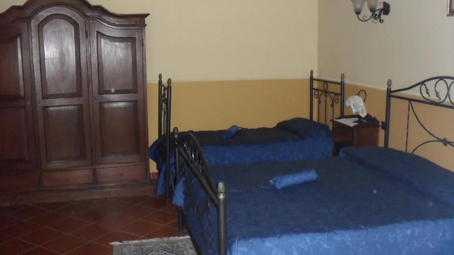 Hotel Pignatelli Napoli 3*, Neapel