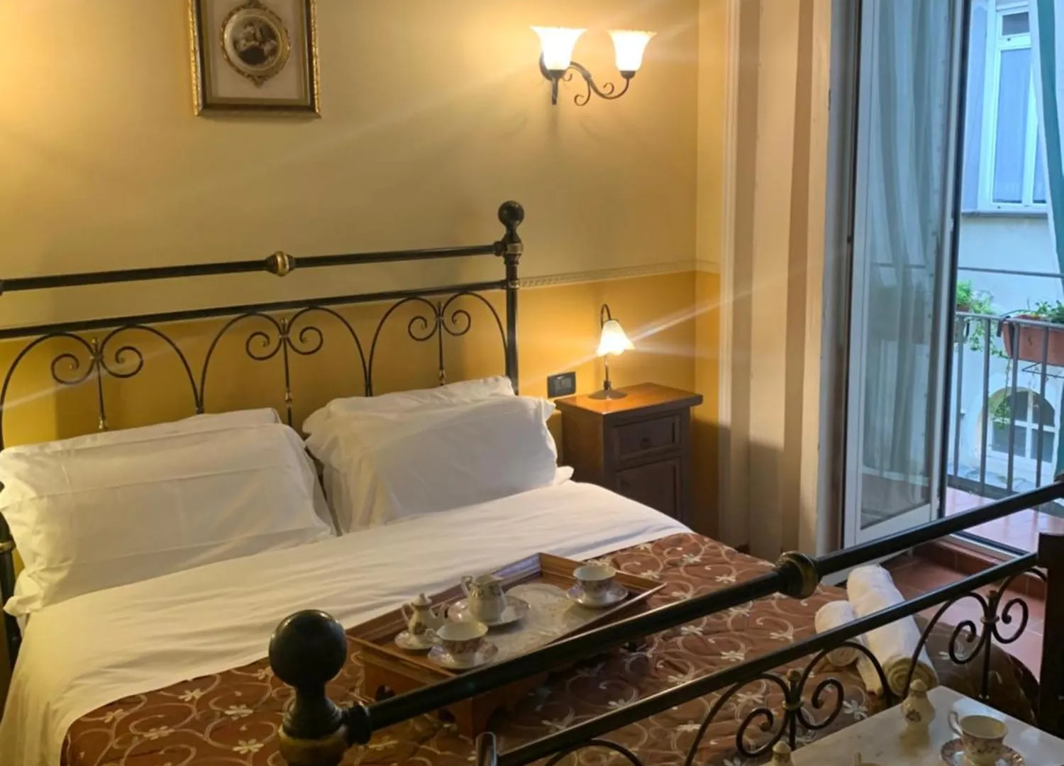 Hotel Pignatelli Napoli 3*, Neapel